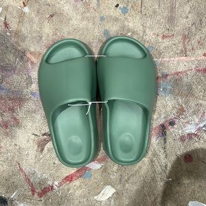 Green pillow slides
